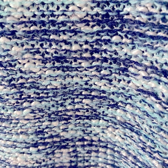 Arizona Jeans Acrylic Sweater. Juniors size XS.  Like New. Side Slits. - Picture 6 of 12